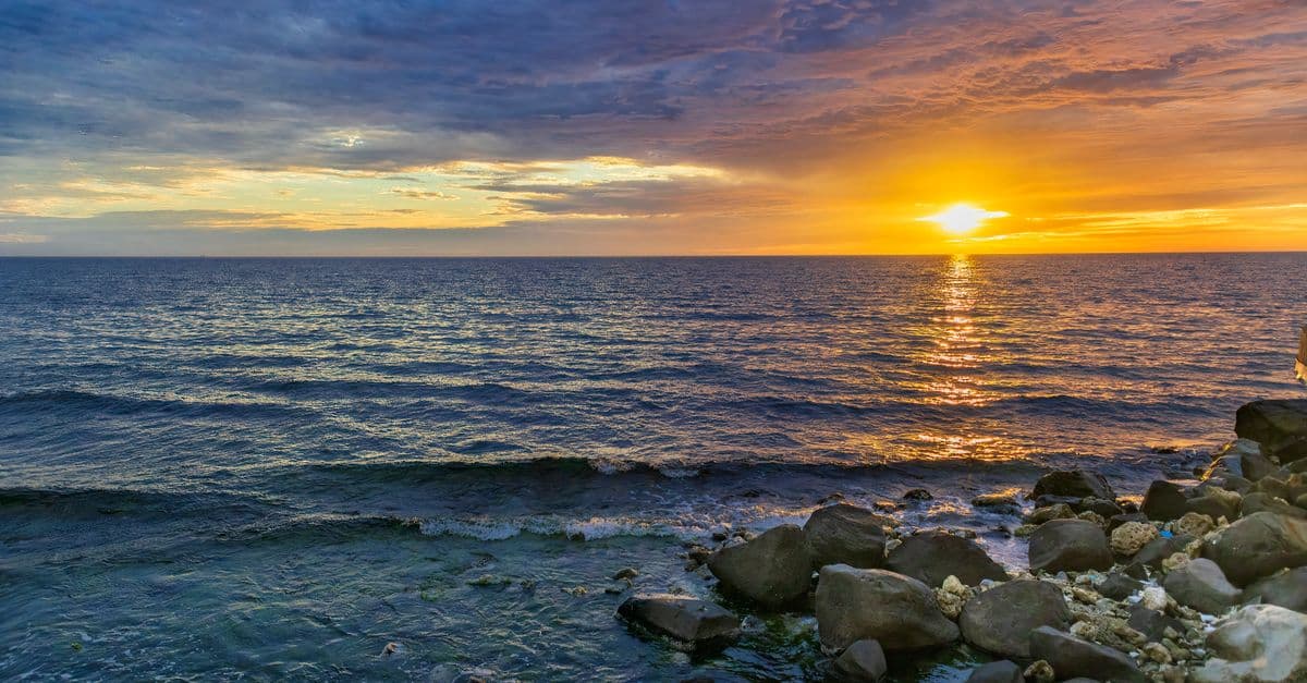 Sunset over the Red Sea coast at Jeddah, Saudi Arabia
